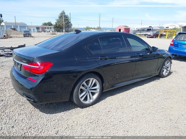 WBA7F2C59HG421618 BMW 750i / b7