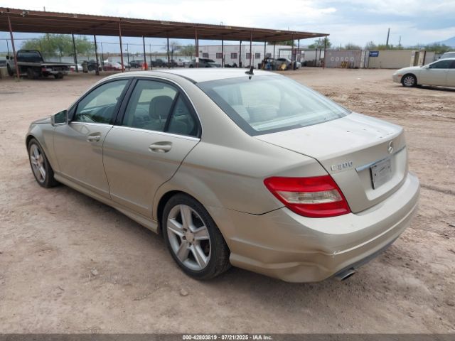 2011 MERCEDES-BENZ C 300 WDDGF5EB8BR184662 Photo 2