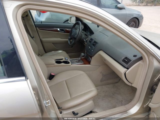 2011 MERCEDES-BENZ C 300 WDDGF5EB8BR184662 Photo 4