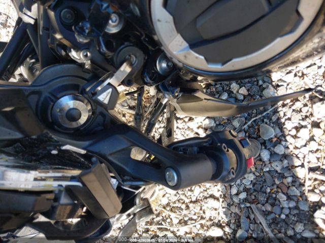 2021 KAWASAKI EX650 ML5EXEM15MDA45867 Photo 10