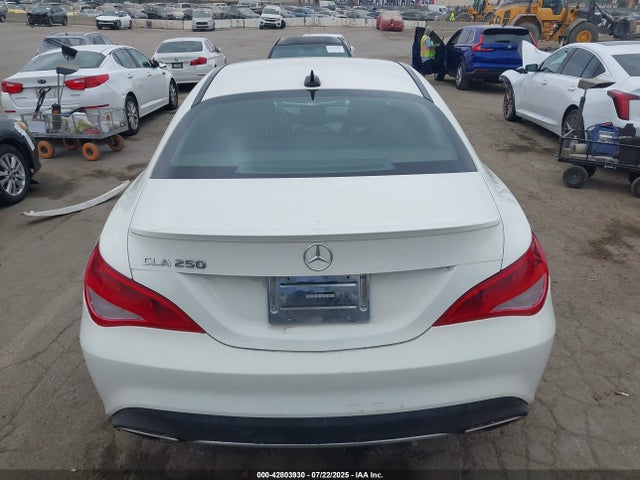 Mercedes-Benz m270 2018 WDDSJ4EB4JN557835 Image 16