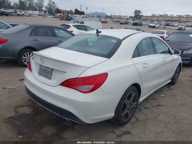 Mercedes-Benz m270 2018 WDDSJ4EB4JN557835 Image 4