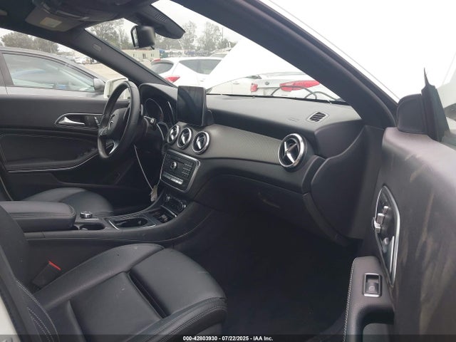 Mercedes-Benz m270 2018 WDDSJ4EB4JN557835 Image 5