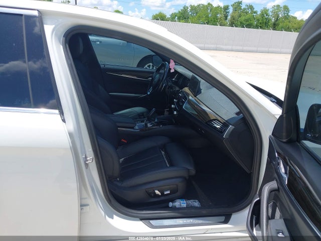 WBAJA5C5XJG899512 BMW 530I