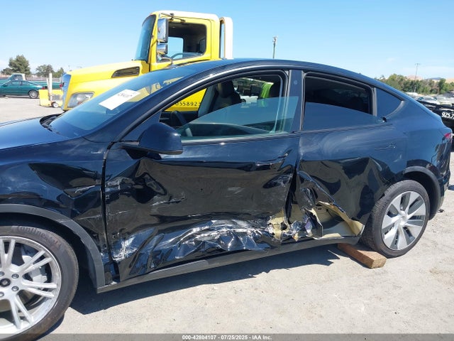 2023 TESLA MODEL Y 7SAYGDEE9PF637414 Photo 5