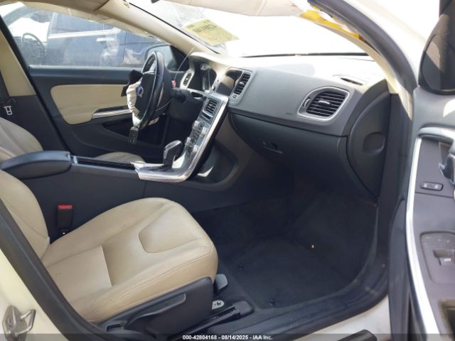 2017 VOLVO S60 YV126MFL6H2423997 Photo 4