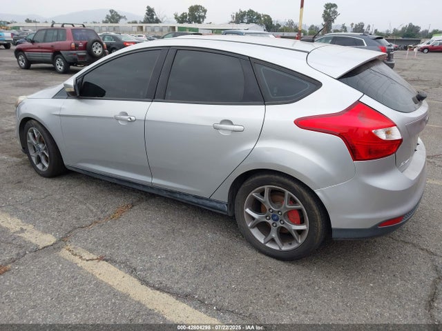 Ford Focus 2014 1FADP3K20EL455570 Image 3