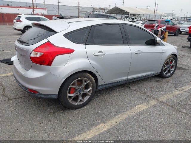 Ford Focus 2014 1FADP3K20EL455570 Image 4
