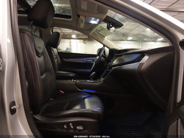 2018 CADILLAC XT5 1GYKNFRS5JZ128825 Photo 4