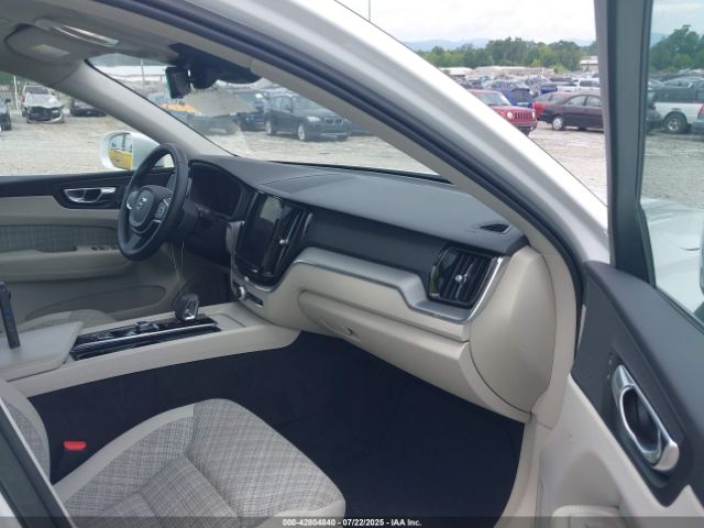 2022 VOLVO XC60 YV4L12RK7N1052492 Photo 4