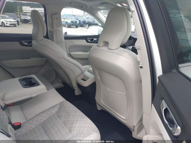 2022 VOLVO XC60 YV4L12RK7N1052492 Photo 7