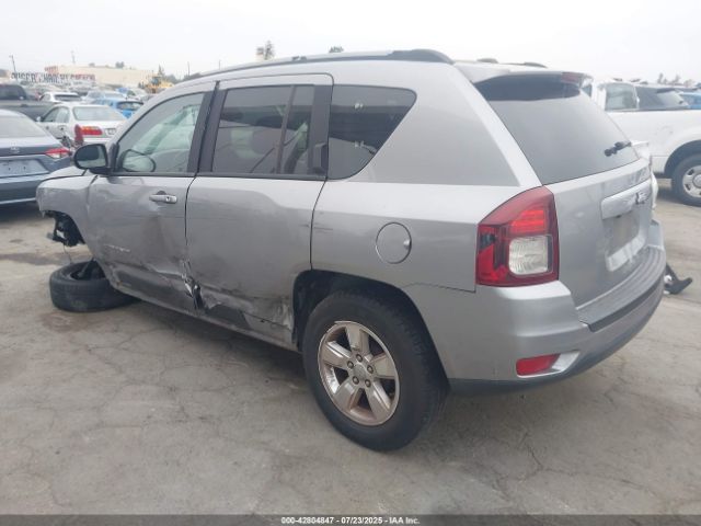 2016 JEEP COMPASS 1C4NJCEA8GD704813 Photo 2