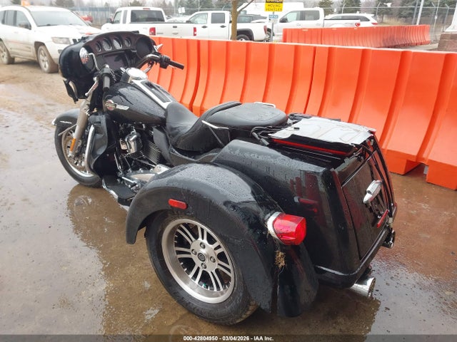 2022 HARLEY-DAVIDSON FLHTCUTG 1HD1MAF19NB857068 Photo 2