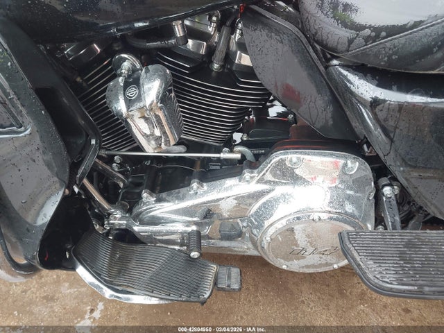 2022 HARLEY-DAVIDSON FLHTCUTG 1HD1MAF19NB857068 Photo 8