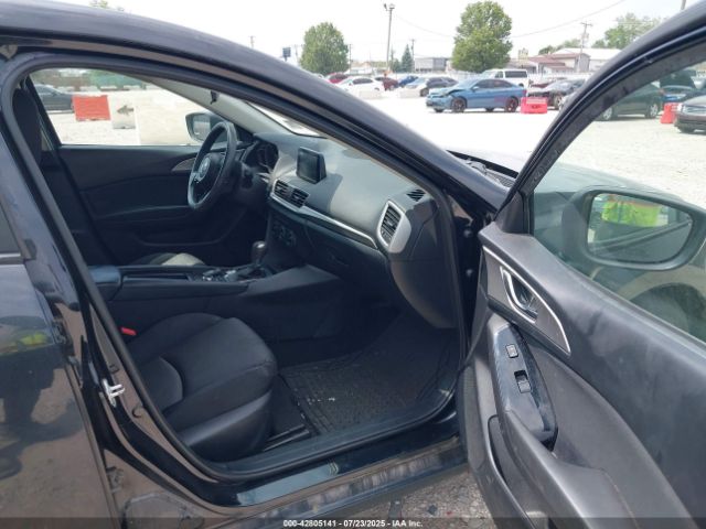 2018 MAZDA MAZDA3 3MZBN1K74JM185594 Photo 4