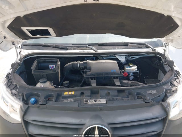 WD3PF0CD8KT003428 Mercedes-Benz om 642 with brake assist