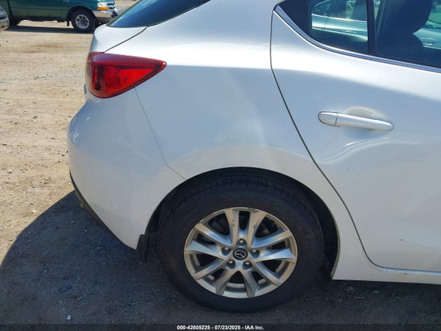 Mazda pe 2015 3MZBM1L71FM234775 Image 6