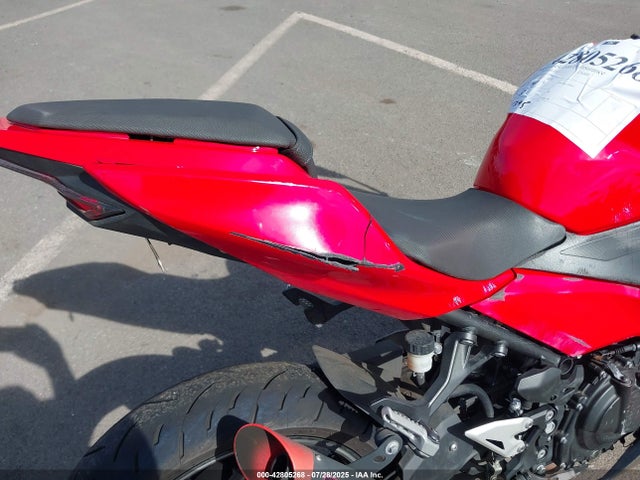 JKAEXKG15MDAA8453 Kawasaki Ninja 400