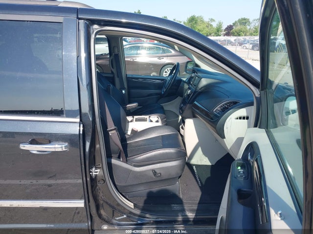 2C4RC1CG5FR590742 Chrysler Town and Country