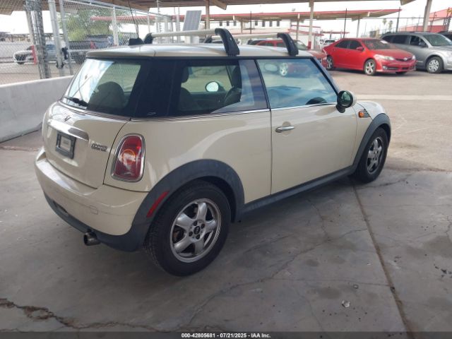 2010 MINI COOPER WMWMF3C53ATZ25765 Photo 3