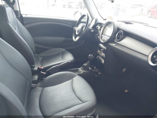 2010 MINI COOPER WMWMF3C53ATZ25765 Photo 4