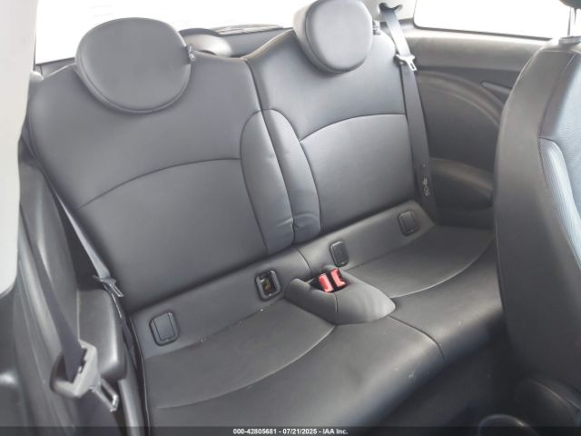 2010 MINI COOPER WMWMF3C53ATZ25765 Photo 7