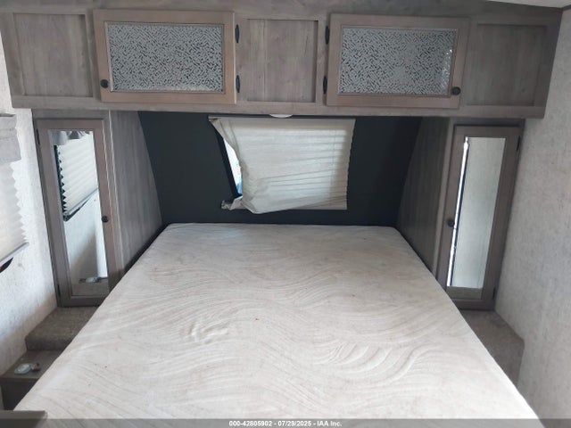 42805902 :رقم المزاد ، 5ZT2CXJB6LL007867 vin ، 2020 Coachmen Apex 203rbk مزاد بيع