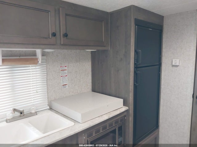 42805902 :رقم المزاد ، 5ZT2CXJB6LL007867 vin ، 2020 Coachmen Apex 203rbk مزاد بيع