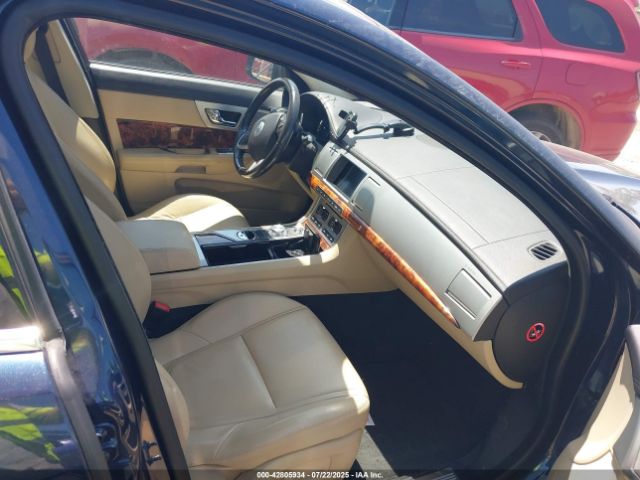 2013 JAGUAR XF SAJWA0E75D8S69469 Photo 4