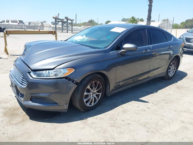 Ford 2016 2016 3FA6P0G71GR187211 Image 2