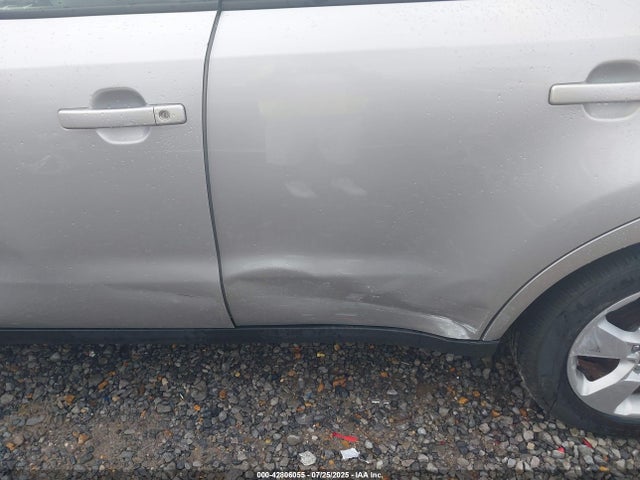 KIA g 2018 KNDJN2A25J7575267 Image 17