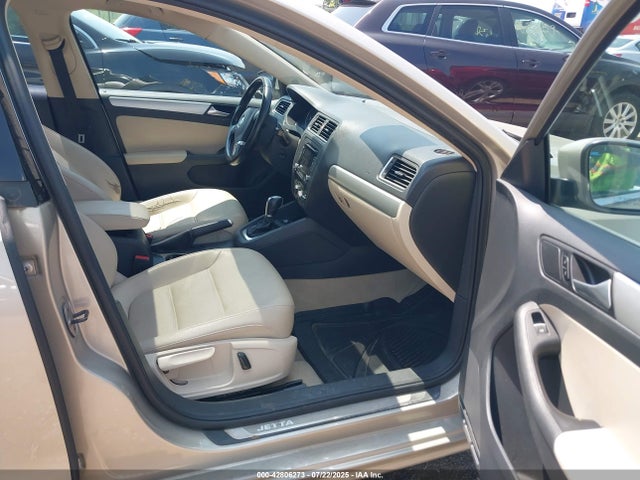 3VWD17AJ4EM223299 Volkswagen 2014