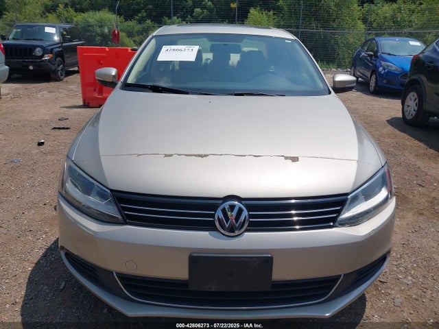 3VWD17AJ4EM223299 Volkswagen 2014