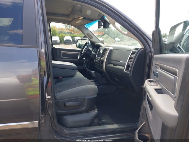 3C6UR5JL0JG325782 RAM 2500