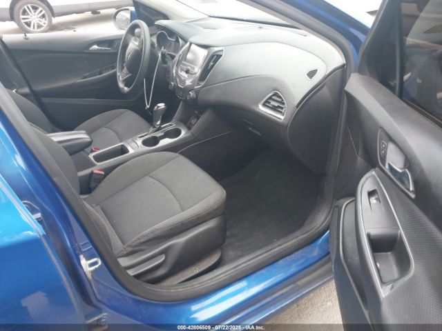 2018 CHEVROLET CRUZE 1G1BE5SM8J7167344 Photo 4