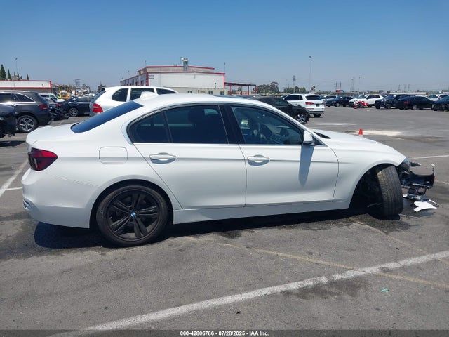 WBA8B9G33HNU57222 BMW 2017