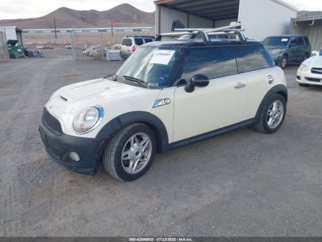 2008 MINI COOPER S WMWMF73508TV34154 Photo 1
