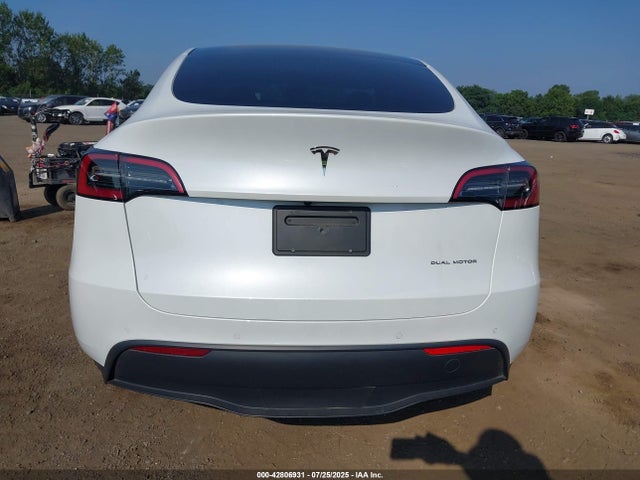 7SAYGDEE6NA018327 Tesla Model Y
