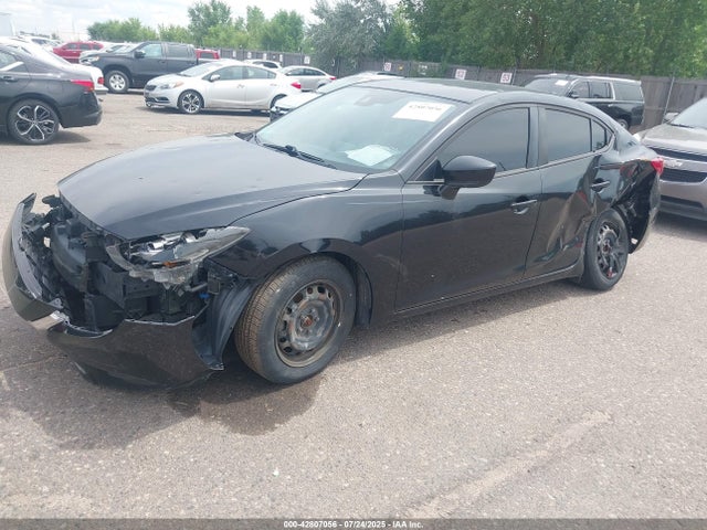 Mazda pe 2018 3MZBN1U77JM160797 Image 2