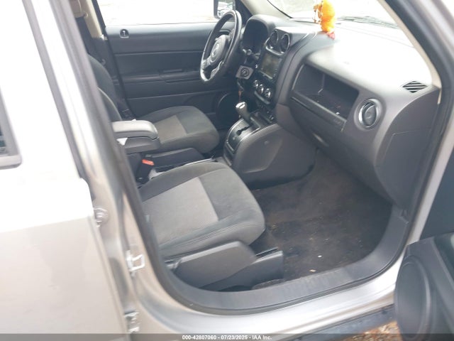 Jeep 2016 2016 1C4NJPFA3GD667403 Image 5