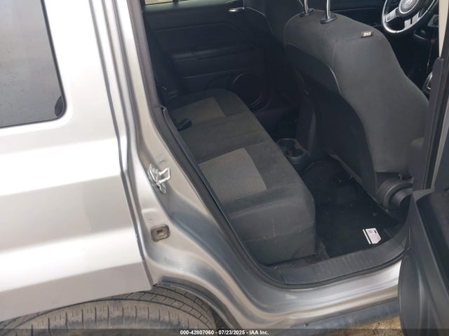 Jeep 2016 2016 1C4NJPFA3GD667403 Image 8