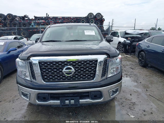 1N6AA1E6XHN573794 Nissan Titan