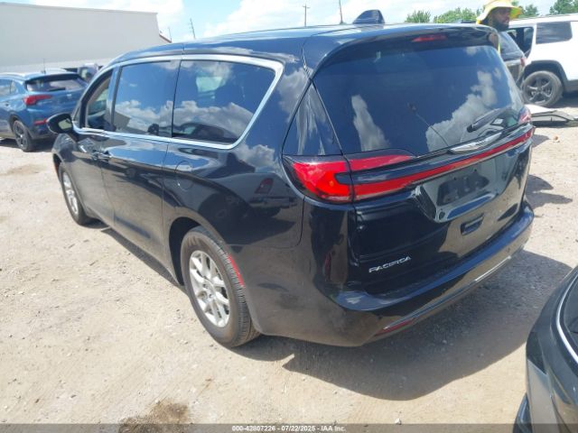 2024 CHRYSLER PACIFICA 2C4RC1BG0RR139658 Photo 2