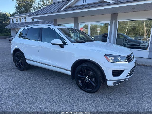 2017 VOLKSWAGEN TOUAREG WVGRF7BP0HD006194