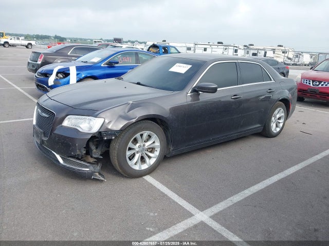 Chrysler 300 2015 2C3CCAAG2FH766519 Image 2