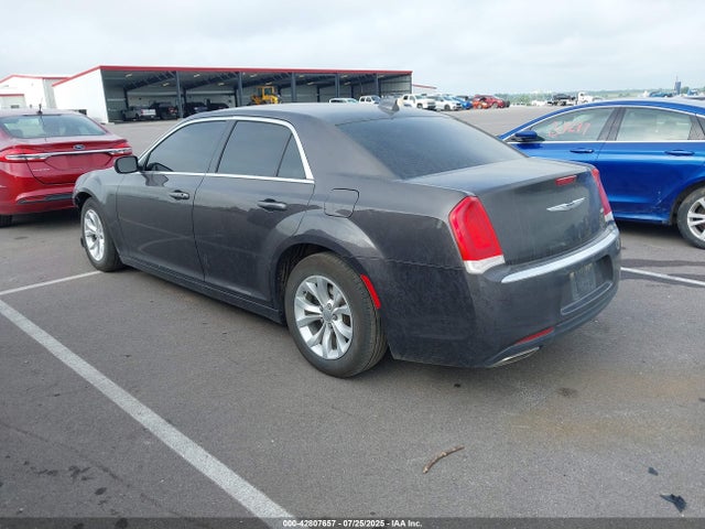 Chrysler 300 2015 2C3CCAAG2FH766519 Image 3