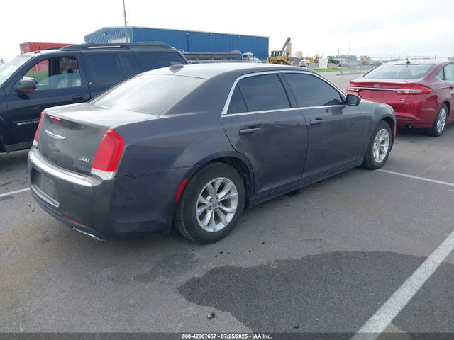Chrysler 300 2015 2C3CCAAG2FH766519 Image 4