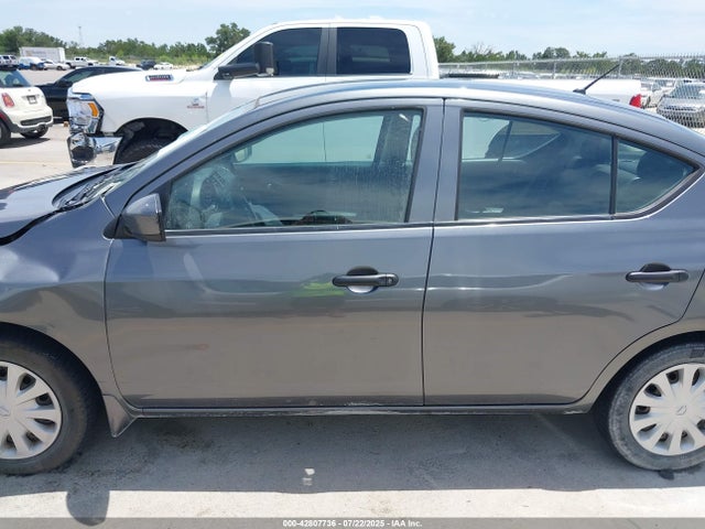 3N1CN7AP5JL818950 Nissan Versa
