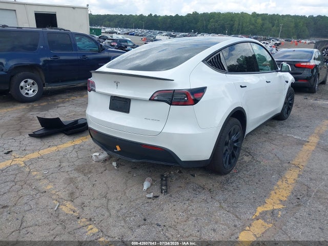2024 TESLA MODEL Y 7SAYGDEE9RA331202 Photo 3
