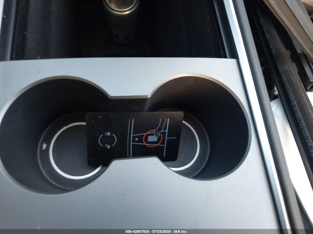 2025 TESLA MODEL Y 7SAYGDEE5SF261108 Photo 10
